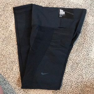 NWT Nike Leggings